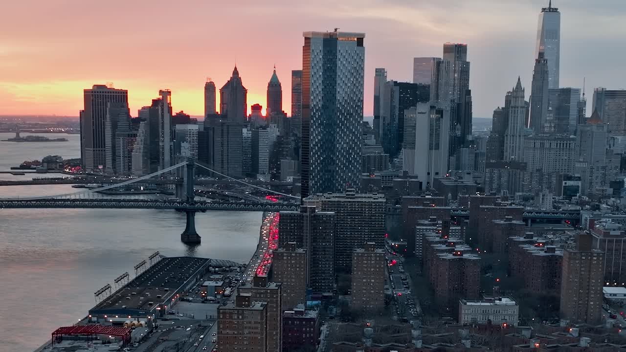 Detaljert visning av Williamsburg Bridges tårntopper.