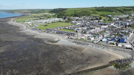 aberaeron gales ciudad costera y imágenes aéreas frente a la playa 4k