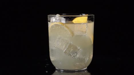 vaso de refresco listo para beber