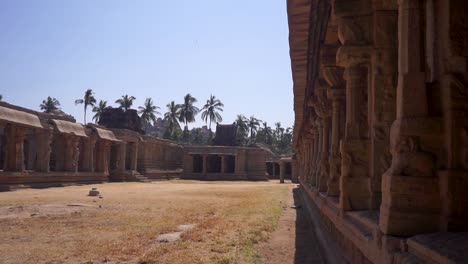Exterior-courtyard-in-an-ancient-Ganesha-temple,-Hampi,-India