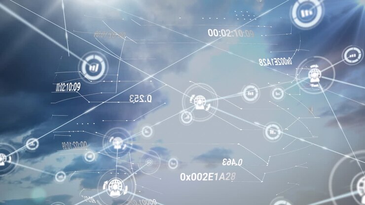 Animazione di una rete di icone digitali e numeri che cambiano su uno sfondo di nuvole nel cielo.