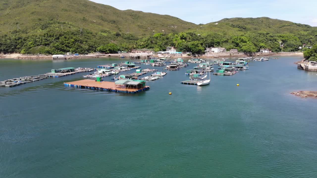 홍콩 외곽 양어장의 드론 영상