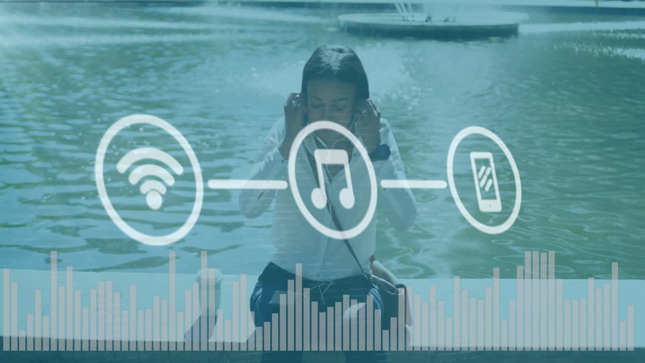 Icone digitali e equalizzatore musicale su sfondo di una donna con auricolari che ascolta musica all'aperto