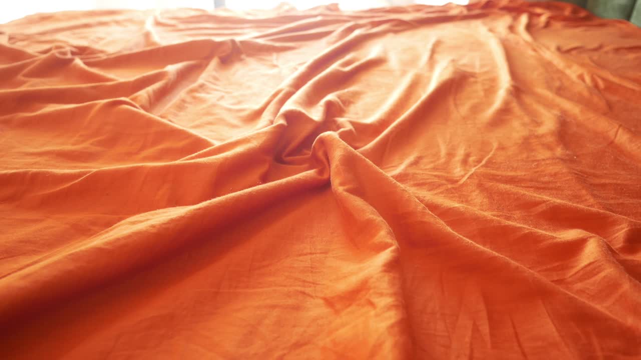 오렌지색 침대 시트