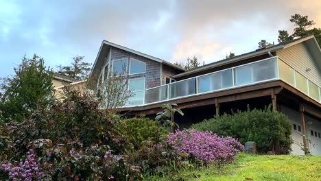 beautiful house at seal rock in lincoln county, oregon