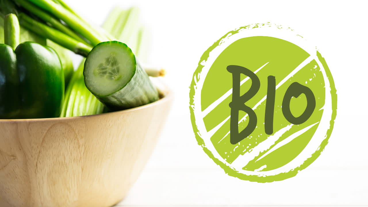 초록색으로 생체 텍스트의 애니메이션 신선한 유기농 채소  ⁇ 러드에 그 ⁇ 에 나무 그 ⁇ 에