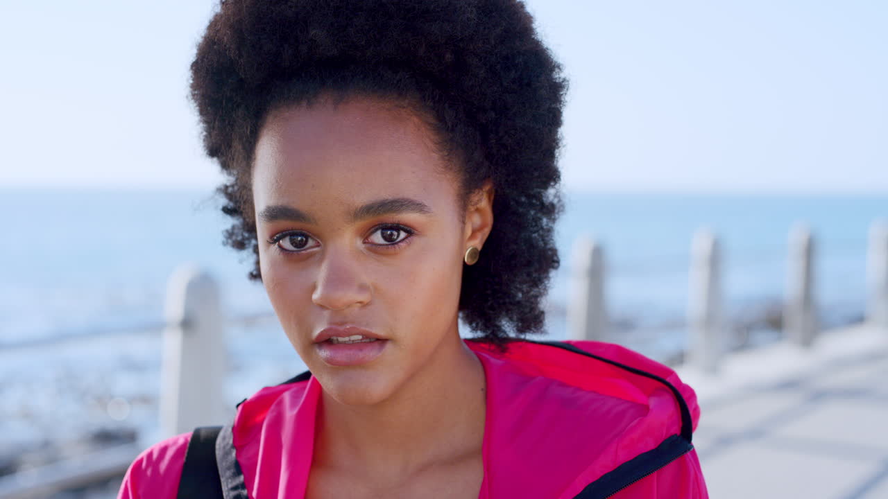 해변에 있는 여자