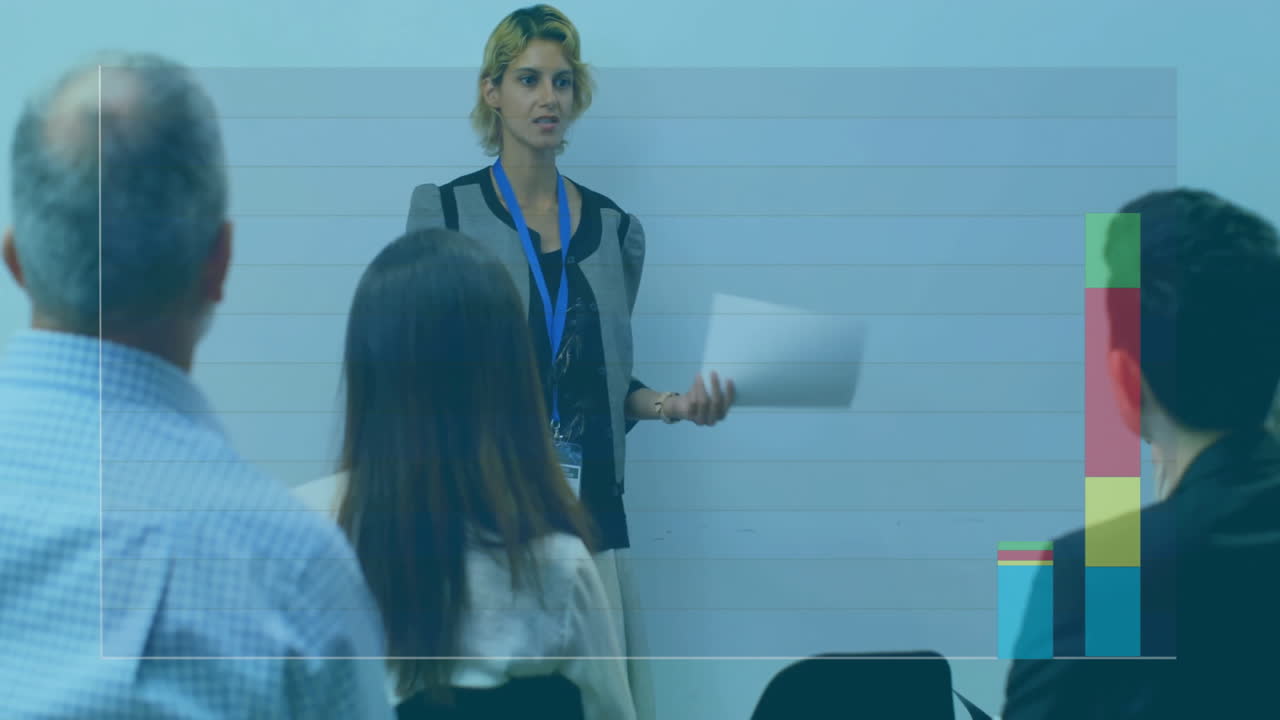 animación del procesamiento de datos financieros sobre diversas personas de negocios en la oficina