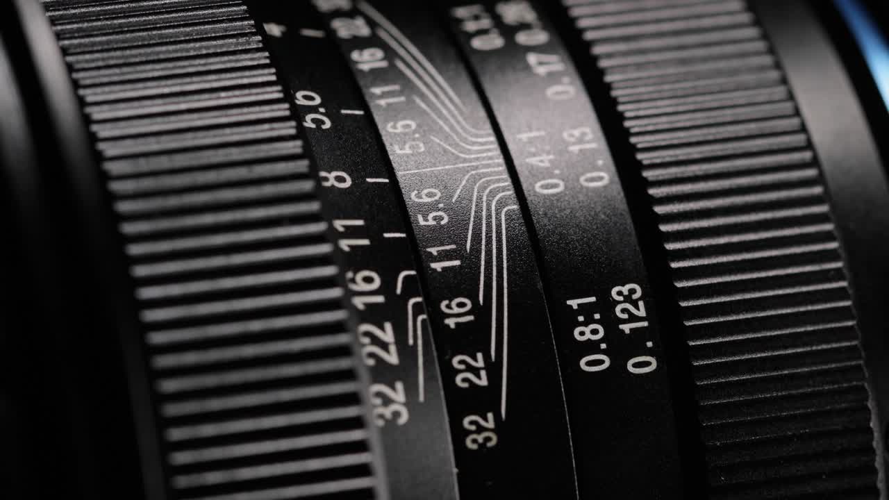 Macro close-up of the old lens.