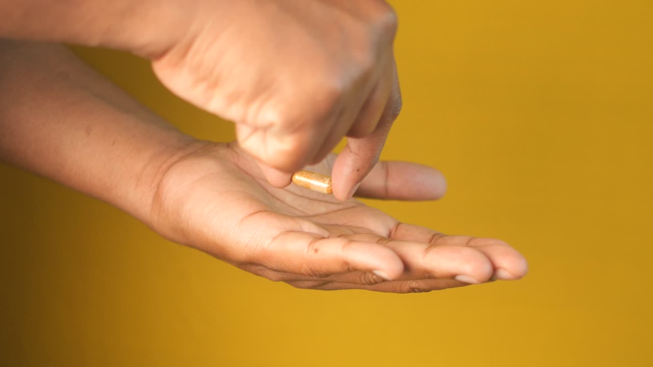 약을 복용하는 사람