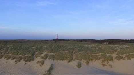 Mit-Einer-Drohne-über-Die-Dünen-Von-Ameland-Fliegen