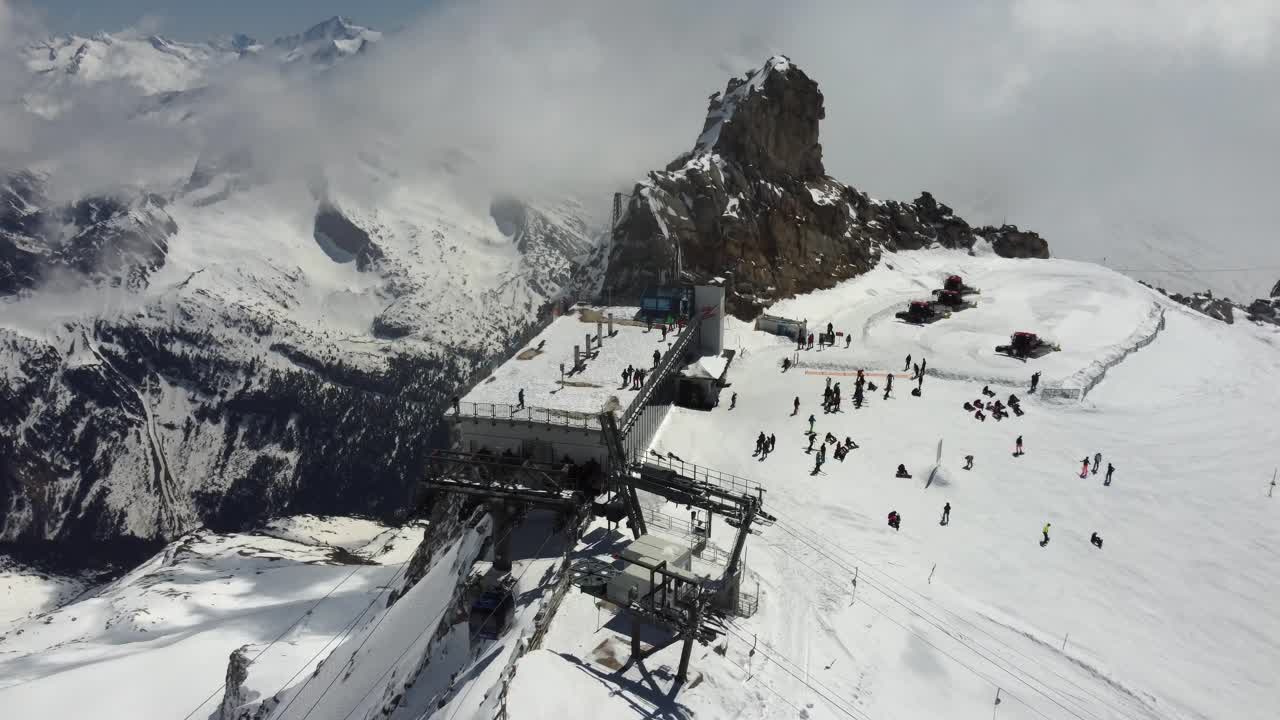 teleférico hasta la cima del glaciar hinertux