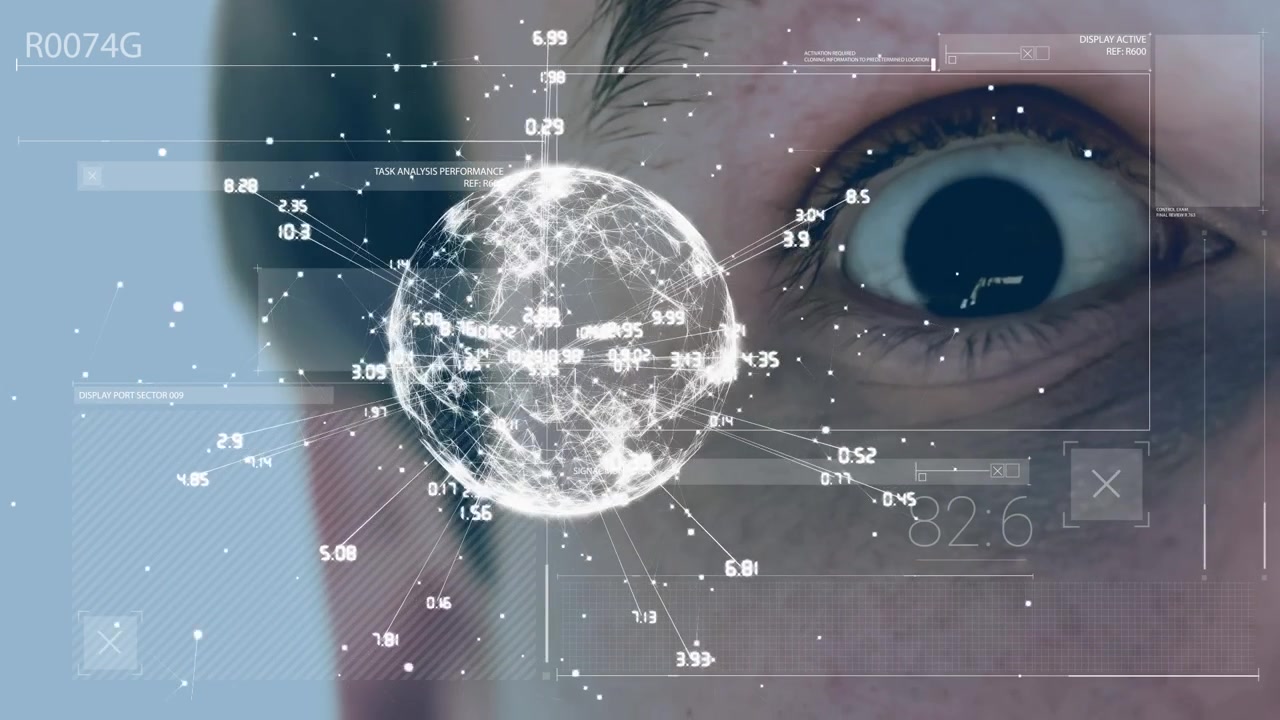 男性が目をアップにした背景に、データ処理と回転する地球儀が映し出されたデジタルインターフェース。
