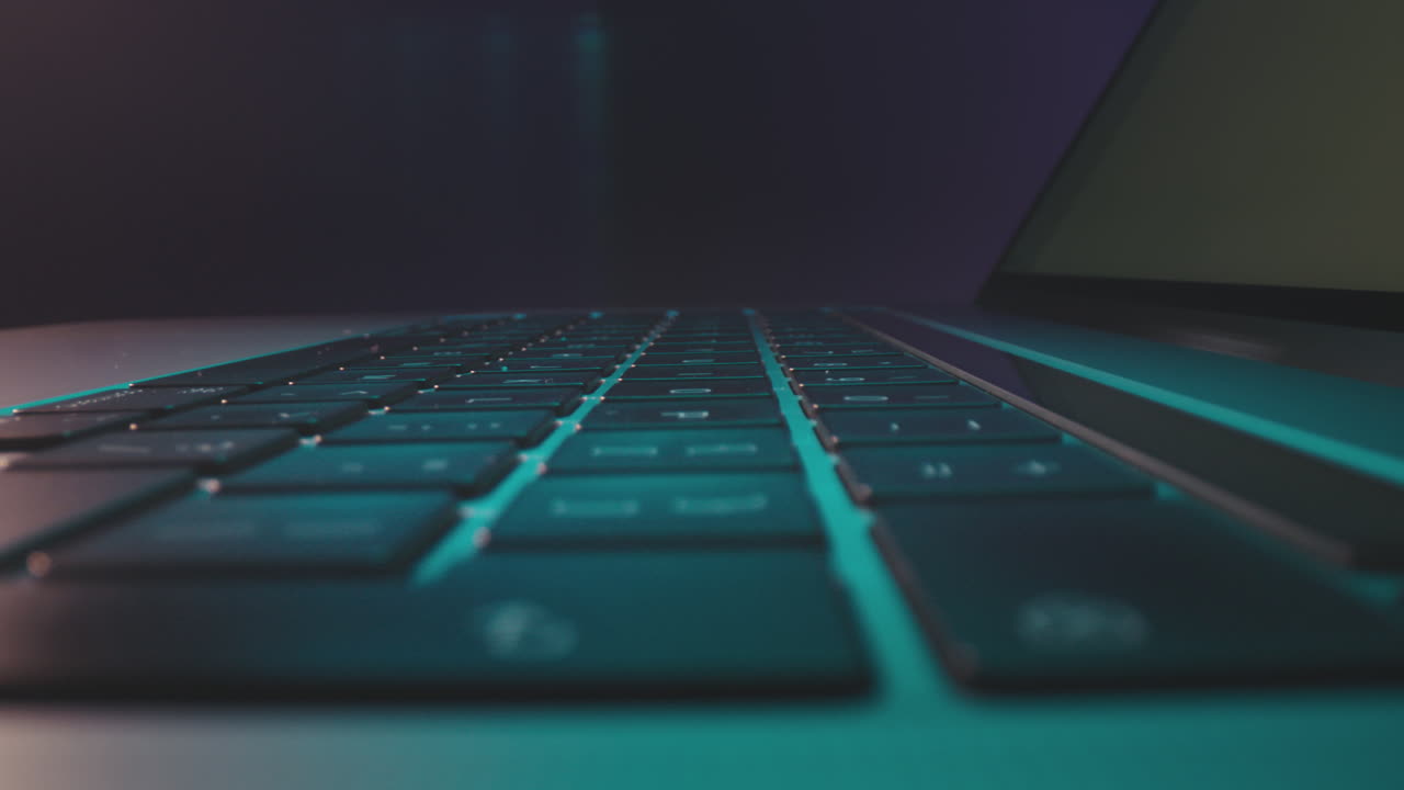 primer plano de un teclado de portátil