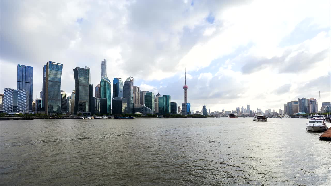 상하이 스카이라인과 도시 풍경의 낮과 밤의 시간 간격