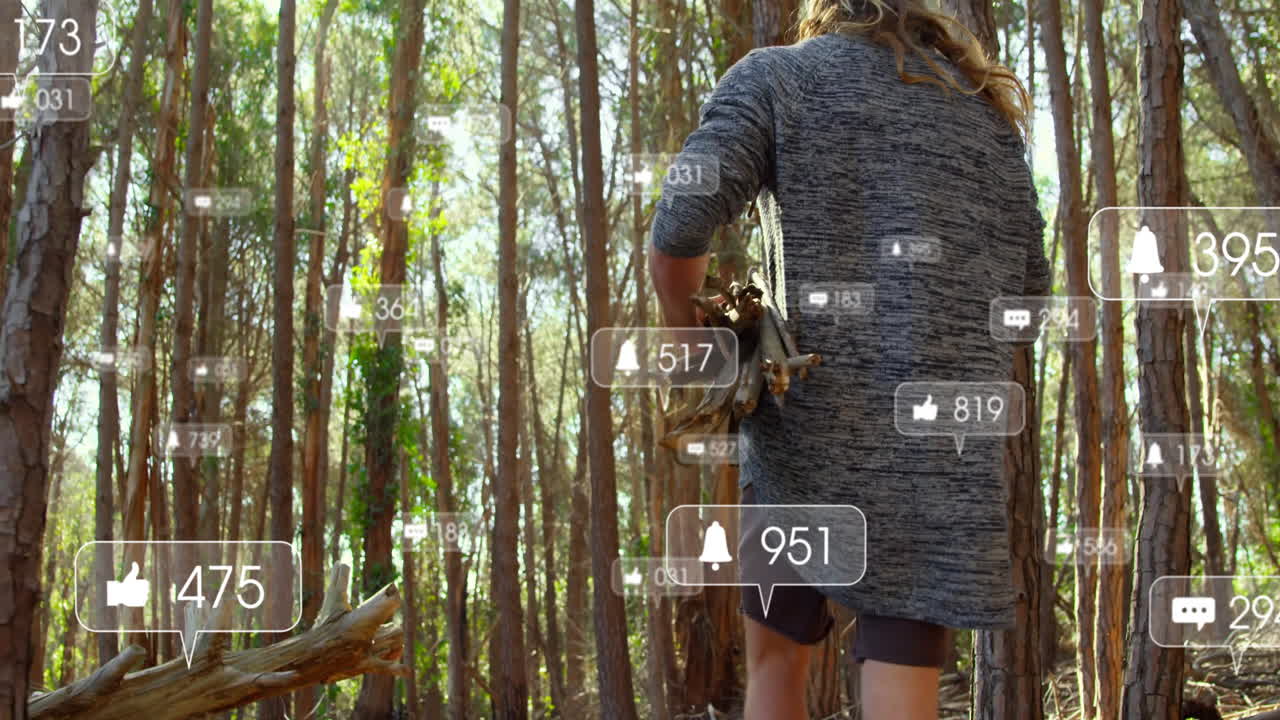 прогулка по лесу, человек видит уведомления в социальных сетях, анимация