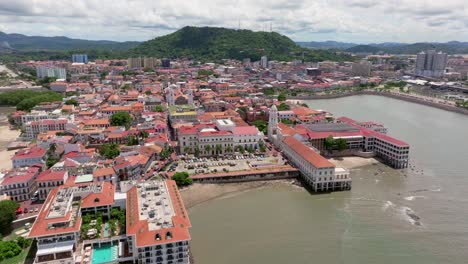 Aerial-shot-of-Panama-casco-antiguo-with-cerro-Ancón-and-Amador-causeway-in-the-background