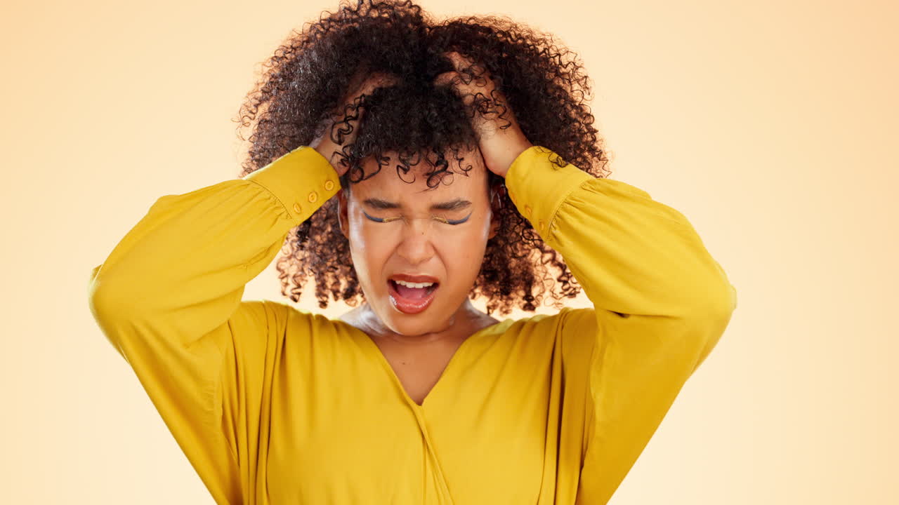 salud mental, estrés y gritar con una locura