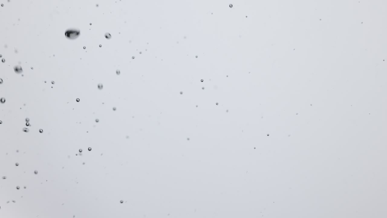 Стоковое видео категории «Бесплатно» — Пузырьки в воде