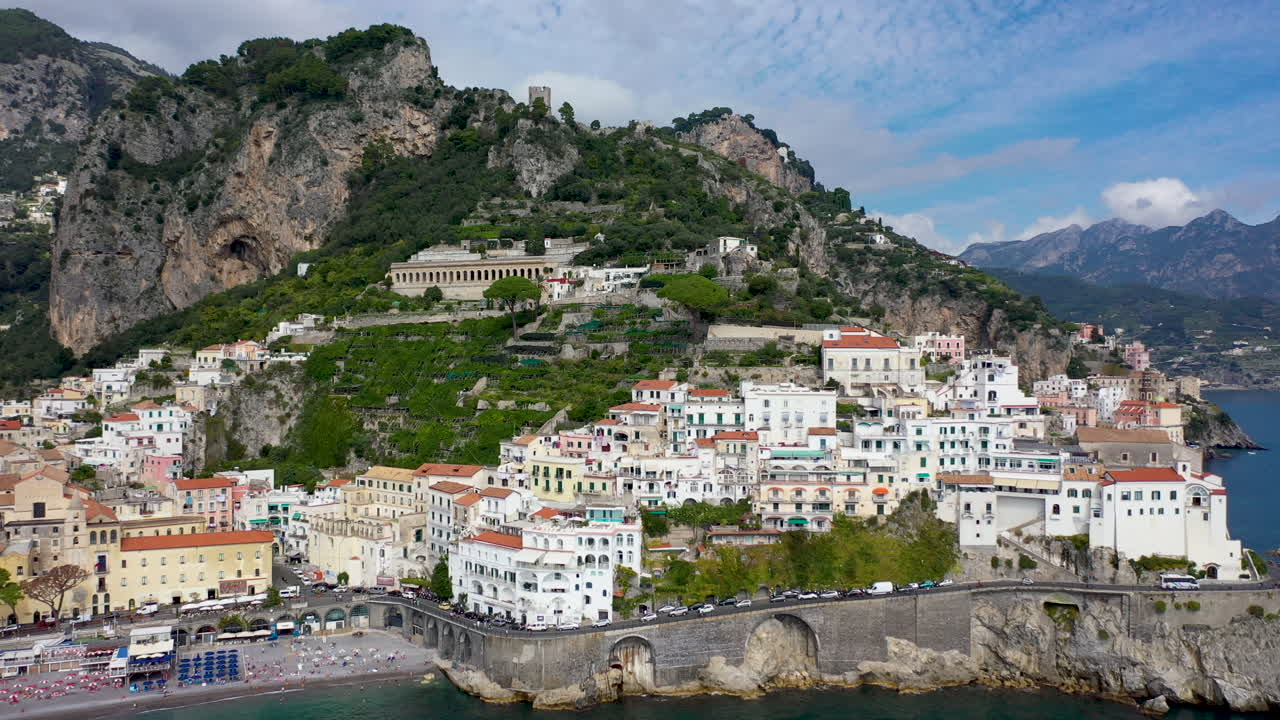 casas en las montañas de amalfi, italia