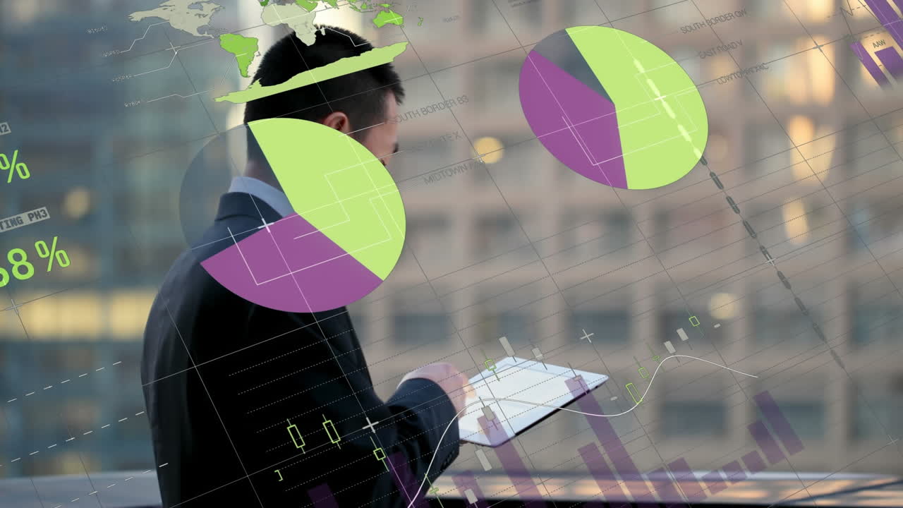 animación del procesamiento de datos estadísticos sobre empresario asiático usando tableta digital en la oficina.