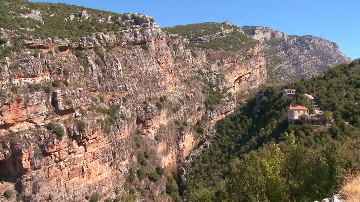 I ripidi canyon del Libano formano un'imponente catena montuosa