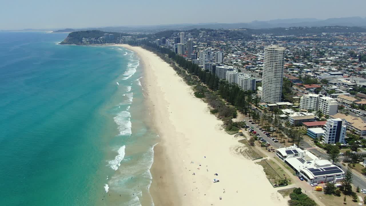impresionantes vistas de burleigh heads desde el norte, imágenes estáticas de las amplias vistas de la costa dorada, queensland, australia