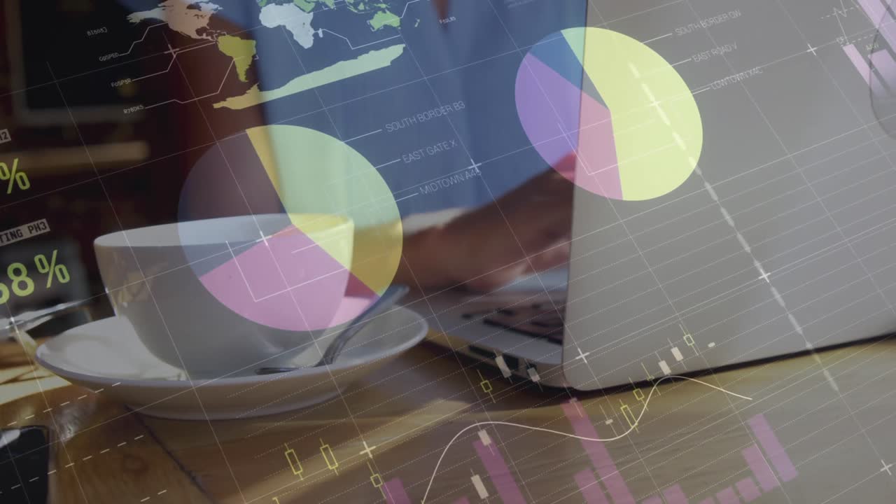 animación de estadísticas y procesamiento de datos sobre una mujer de negocios que usa una computadora portátil