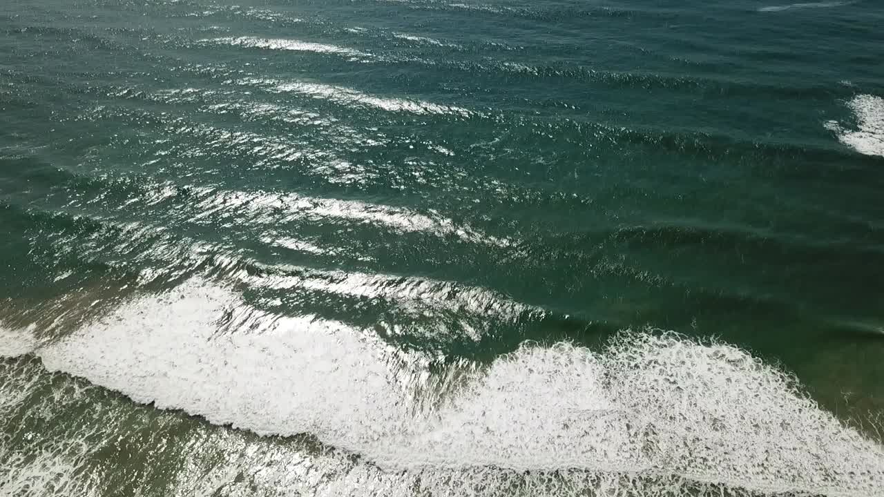 브라질 임비투바에 있는 바라 데 이비라케라 해변의 드론 영상