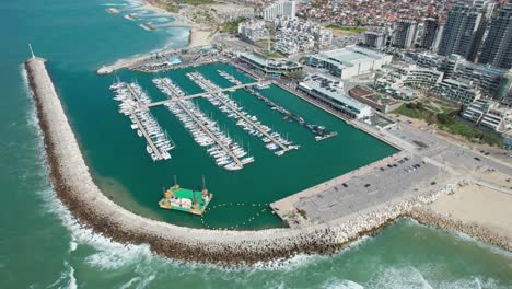 Club-Marino-De-Barcos-En-La-Ciudad-De-Ashkelon.