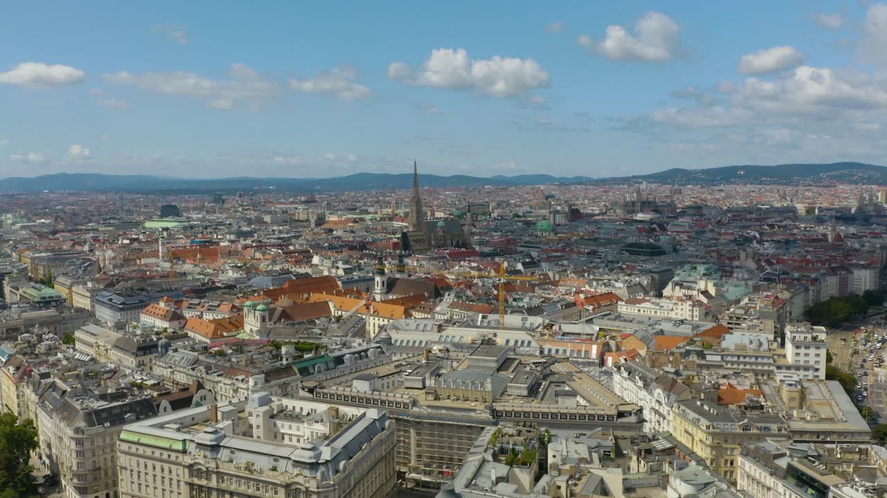 Drone che si allontana da Vienna, Austria