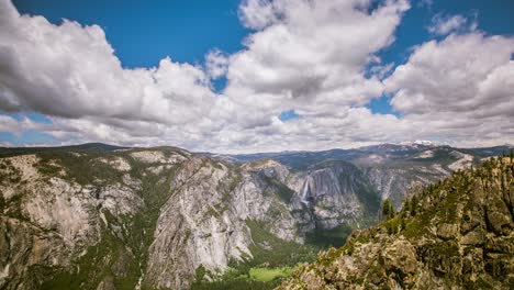 timelapse - hermosas nubes sobre el parque nacional de yosemite - 4k