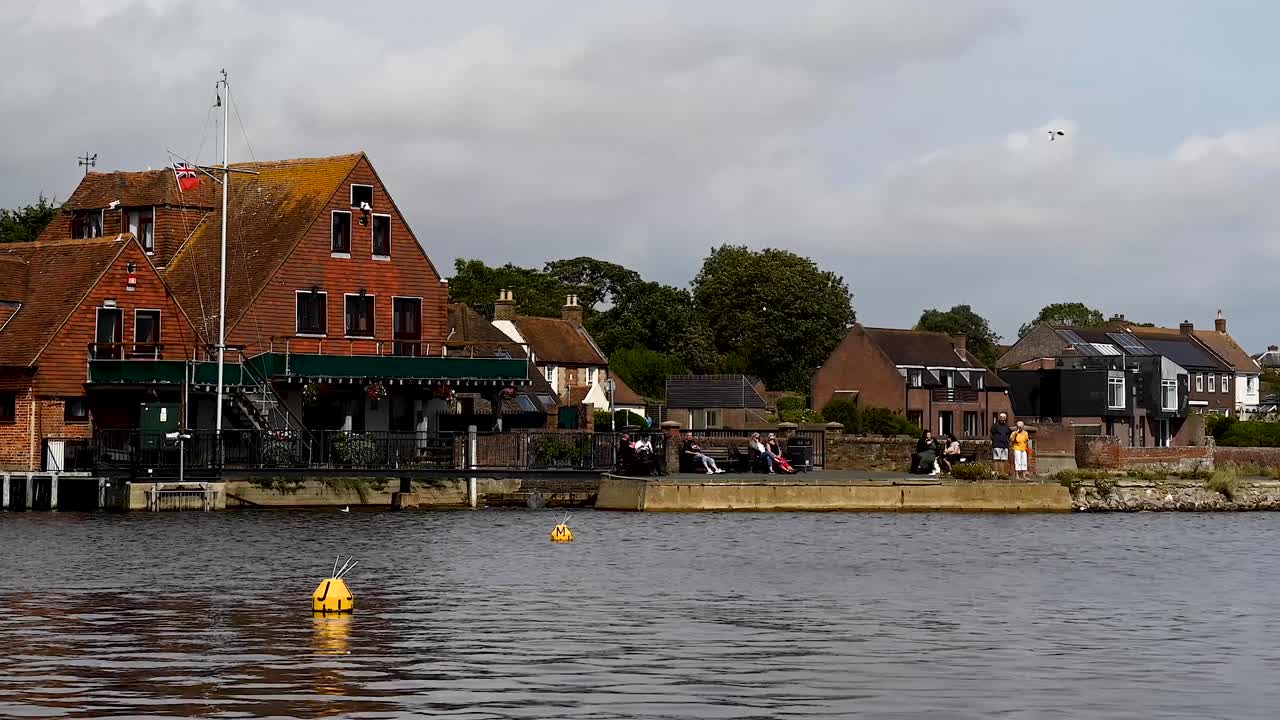 emsworth, england, 영국에 있는 슬리퍼 항해 클럽 근처 강변의 시간 경과