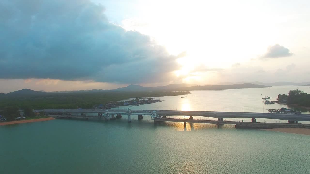 러브 스토리 사라신 브릿지