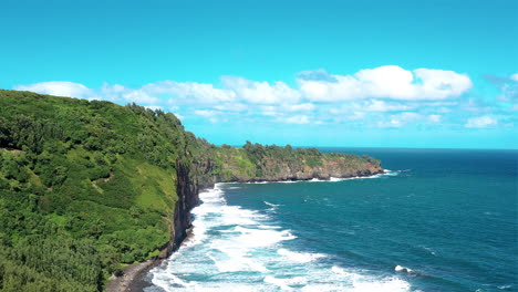 Imágenes-De-Drones-Del-Océano-Y-Los-Acantilados-En-El-Valle-De-Pololu-En-La-Isla-Grande-De-Hawaii