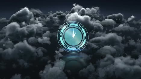 animación de un reloj con manecillas en movimiento sobre un cielo nublado