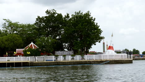 leaning stupa of koh kret, thailand