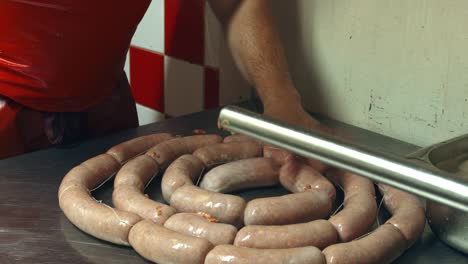 creating the classic look of sausages by turning and winding