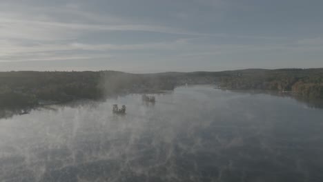 Leichter-Nebel-über-Moosehead-Lake-Und-Inseln