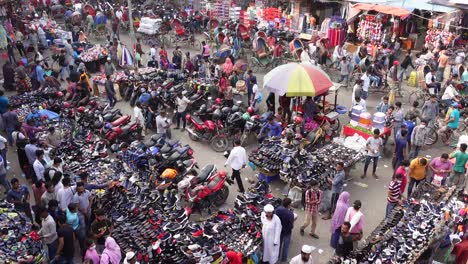 busy street market in asia