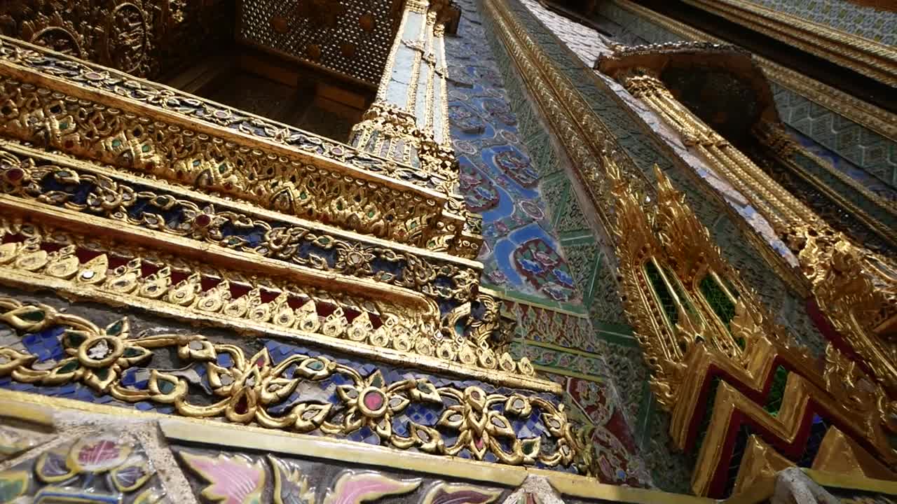 Wat Phra Kaew Dış Tasarımı, Detay