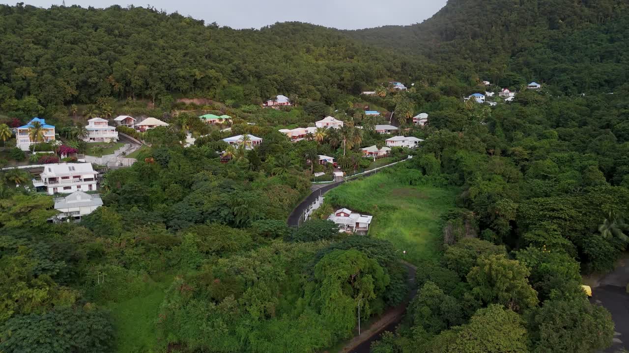 guadeloupe escénica: vistas aéreas de la belleza rural en 60 fotogramas por segundo