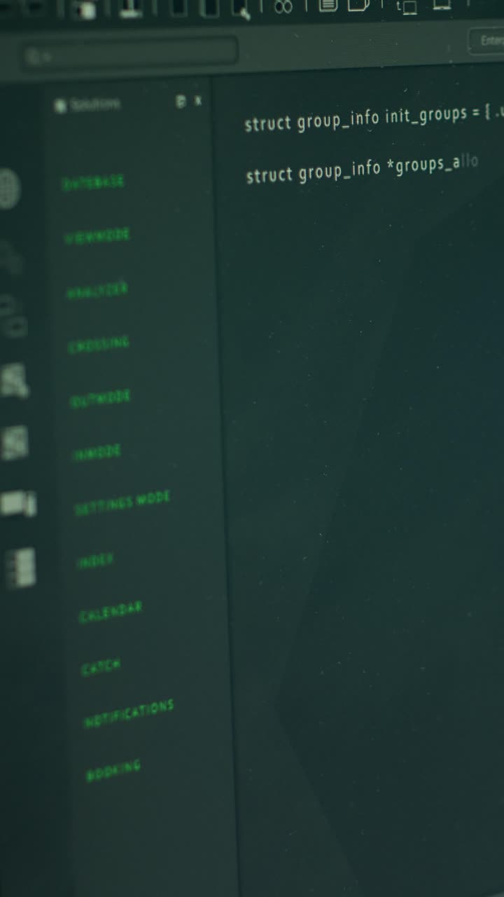 Detailní pohled na programovací kód na obrazovce počítače