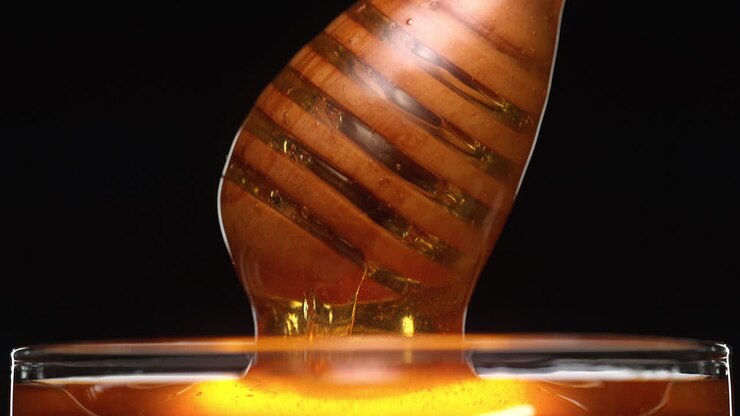 Honey Pouring and Dipping