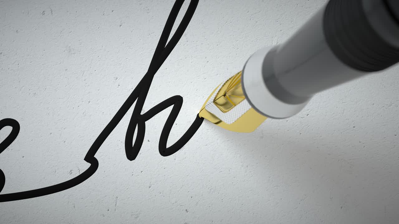 la pluma de tinta escribe versos en el papel de cerca