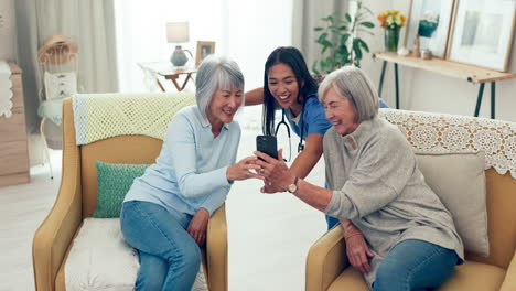 Senior-women-friends,-nurse-and-selfie-for-smile
