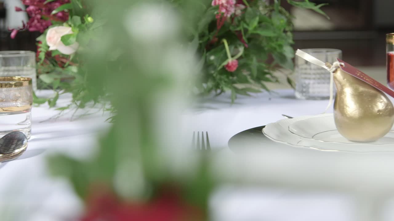 고급스러운 스타일의 뛰어난 장식이 있는 결혼식 장소