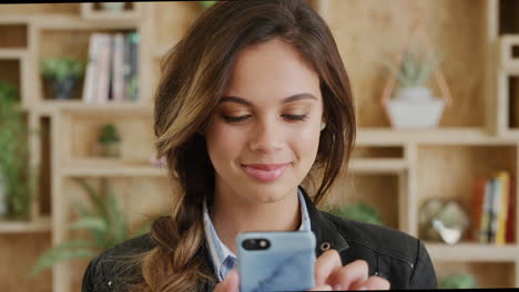 Young-entrepreneur,-phone-and-woman-texting