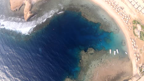 Toma-Aérea-Del-Arrecife-De-Coral-Del-Mar-Rojo-De-Egipto