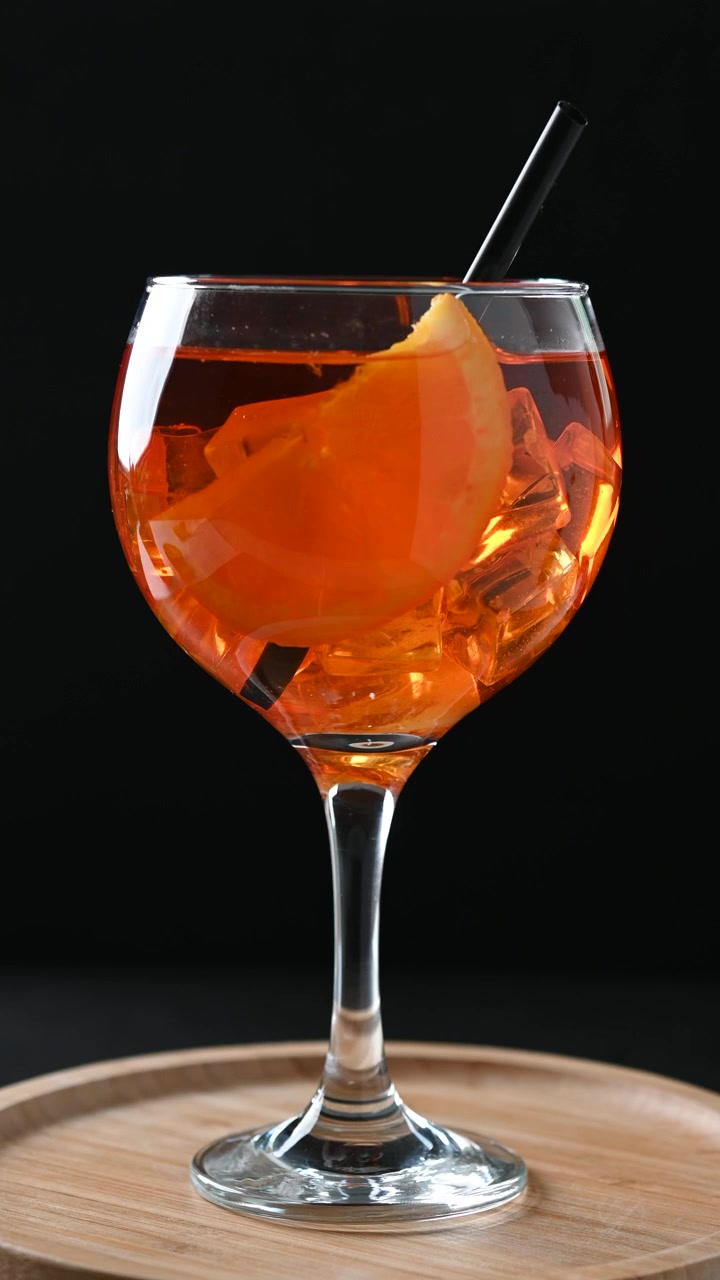 Aperol Spritz in rotazione